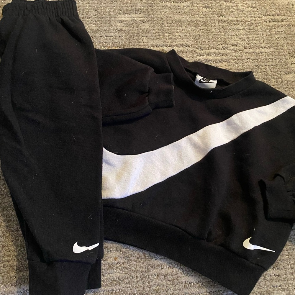 2T Black and White Nike Sweat Outfit